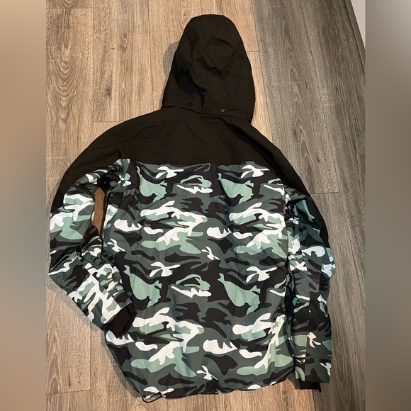 Men’s Snowboarding Jacket - Picture 4 of 4